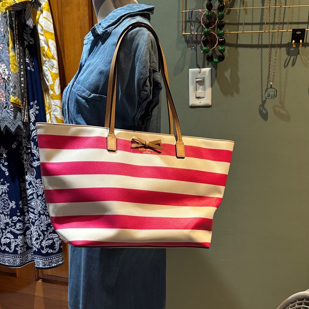 ❤️Kate Spade large Pink and White Striped Tote Bag